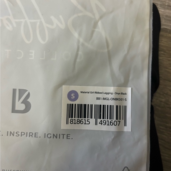 BuffBunny Black Leggings - Picture 4 of 4